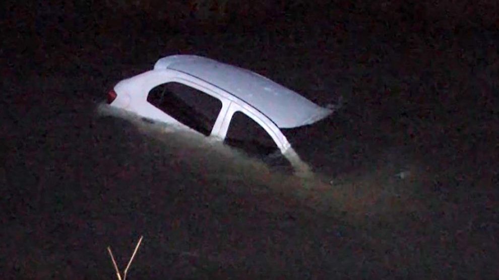 Sinop: Carro cai em rio na MT-222 e motorista fica ferido