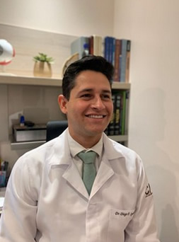 Dr.Diogo Queiroz